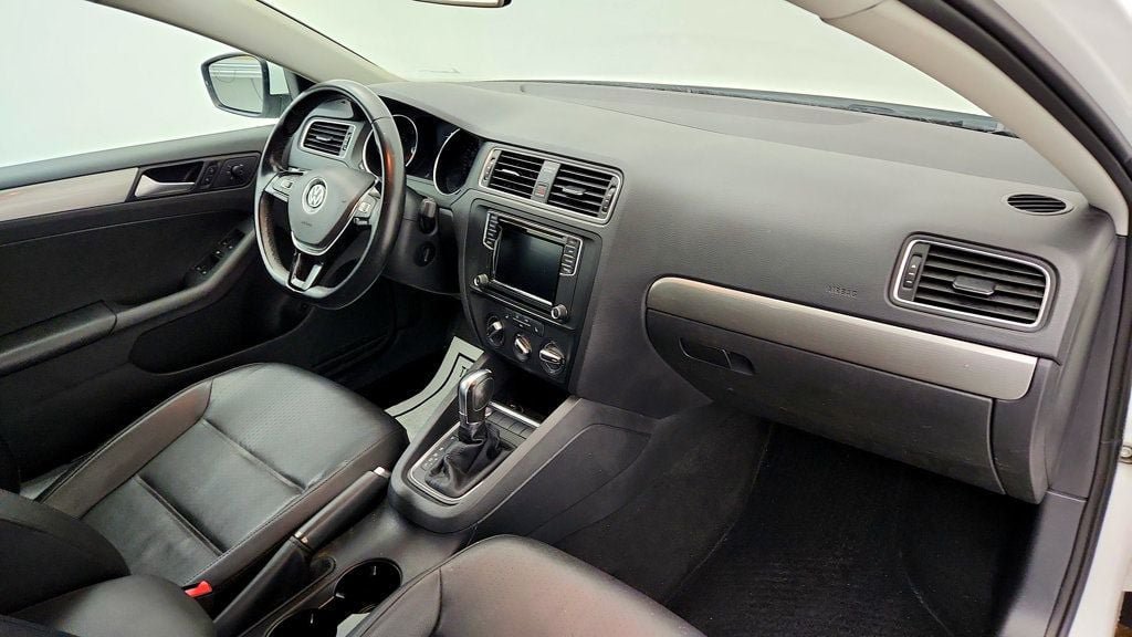 Used 2018 Volkswagen Jetta SE FWD image 23