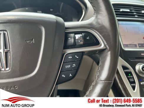 Used 2019 Lincoln Nautilus Select AWD/4WD image 24