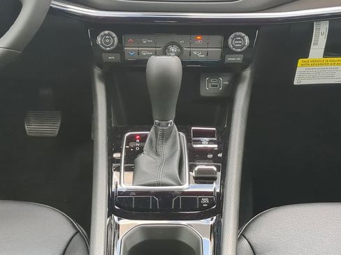 New 2026 Jeep Compass Latitude AWD/4WD image 17