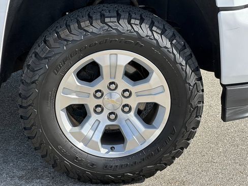 Used 2018 Chevrolet Silverado 1500 LT w/ All Star Edition image 13