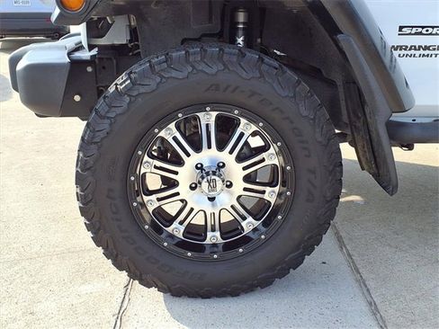 Used 2012 Jeep Wrangler Unlimited Sport image 9