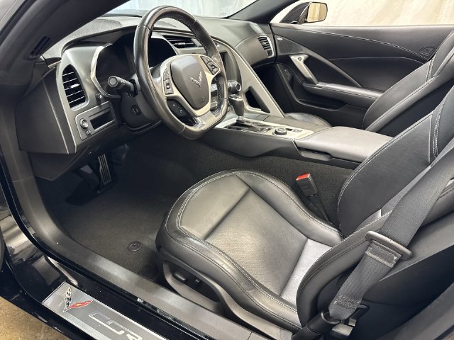 Used 2019 Chevrolet Corvette Stingray Coupe w/ Battery Protection Package RWD image 11