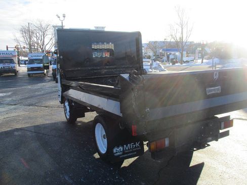 Used 2019 Isuzu NPR image 7