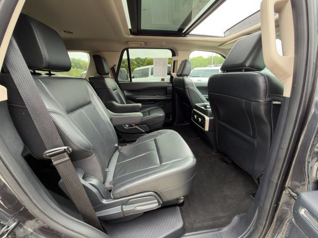 Used 2024 Ford Expedition XLT AWD/4WD image 10
