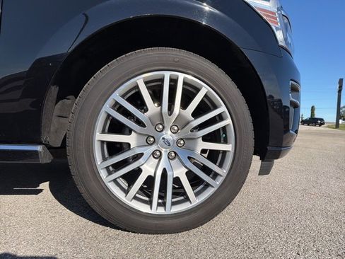 Used 2023 Ford Expedition Platinum image 5