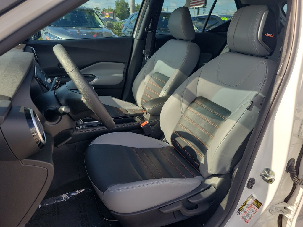 Certified 2023 Nissan Kicks SR w/ SR Premium Package FWD image 15