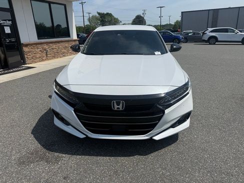 Used 2022 Honda Accord Sport image 10