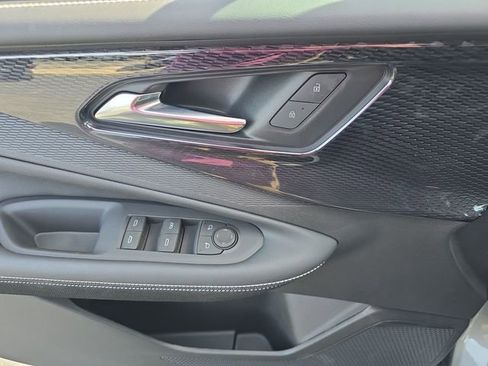 New 2025 Chevrolet Blazer EV LT image 21