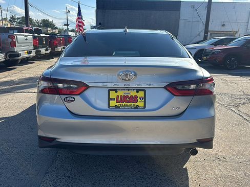 Used 2022 Toyota Camry LE FWD image 6