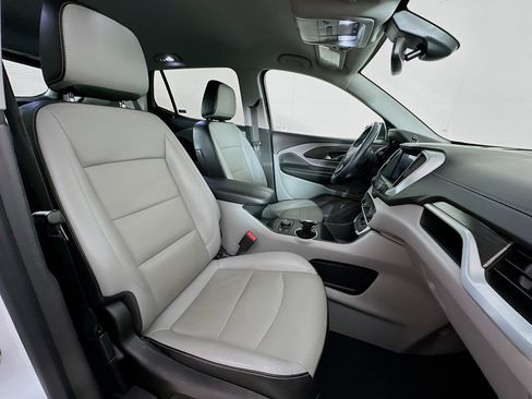 Used 2023 GMC Terrain SLT image 30