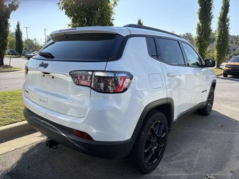 Used 2025 Jeep Compass Latitude w/ Altitude Special Edition AWD/4WD image 5