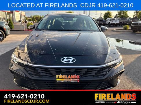 Used 2026 Hyundai Elantra SE FWD image 8