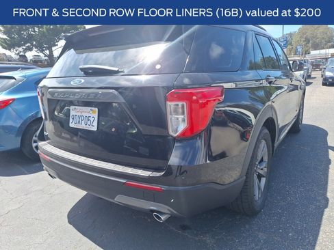 Used 2022 Ford Explorer XLT w/ Equipment Group 202A RWD image 9