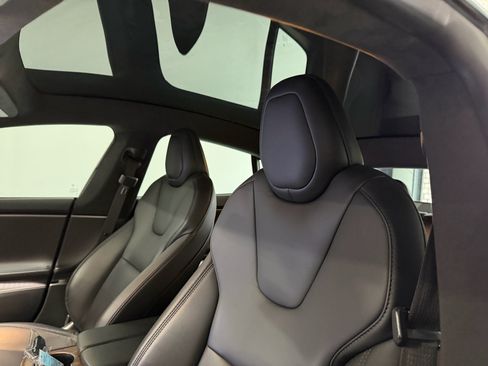 Used 2020 Tesla Model S Long Range Plus image 11