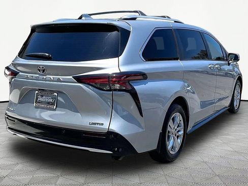 Used 2025 Toyota Sienna Limited AWD/4WD image 2