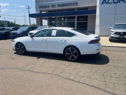 Used 2025 Honda Accord Sport image 6