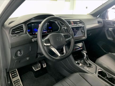 Used 2023 Volkswagen Tiguan SE R-Line FWD image 2