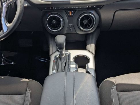Used 2025 Chevrolet Blazer LT FWD image 16