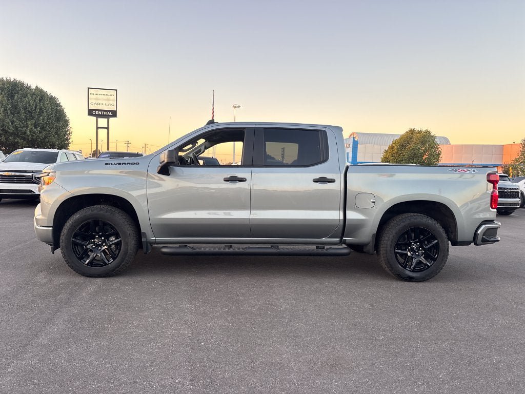Used 2026 Chevrolet Silverado 1500 Custom w/ Turbomax Blackout Package AWD/4WD image 3