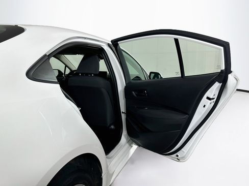 Used 2025 Toyota Corolla LE FWD image 27