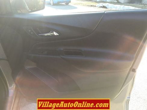 Used 2018 Chevrolet Equinox LT image 31