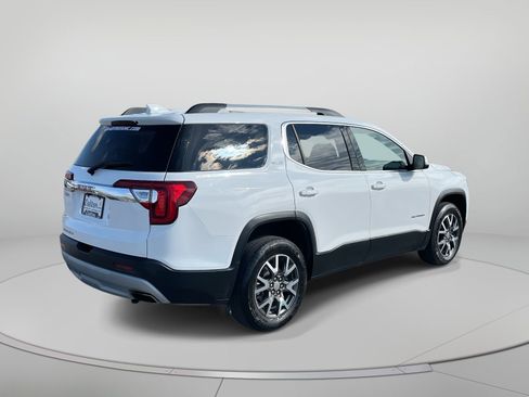 Used 2023 GMC Acadia SLE w/ Driver Convenience Package image 3