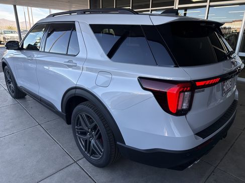 New 2026 Ford Explorer ST image 6