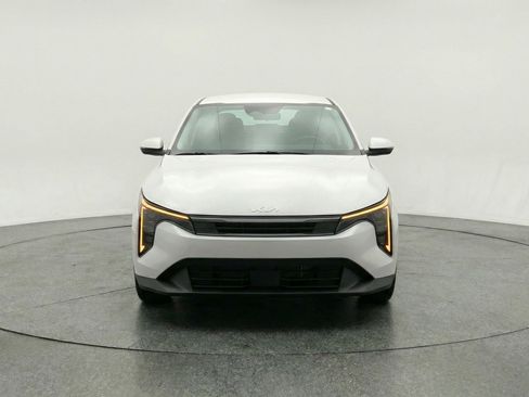 Used 2025 Kia K4 LXS image 2