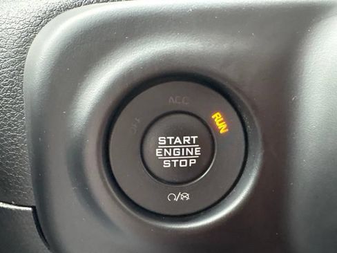 Used 2022 Jeep Gladiator Rubicon w/ Cold Weather Group AWD/4WD image 24