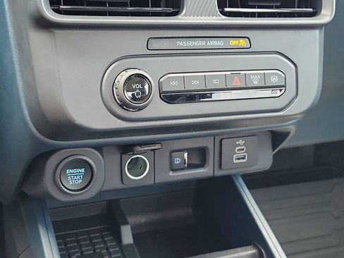 Certified 2025 Ford Maverick Tremor AWD/4WD image 29