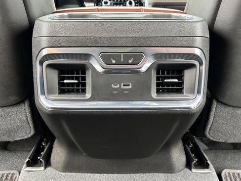 Used 2024 GMC Sierra 2500 Denali Ultimate image 26