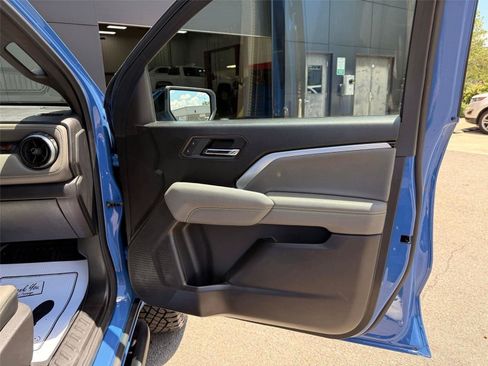Used 2025 Chevrolet Colorado ZR2 AWD/4WD image 16