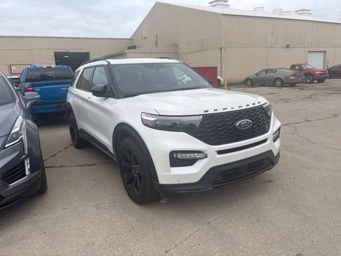 Used 2023 Ford Explorer ST w/ Technology Package AWD/4WD image 3