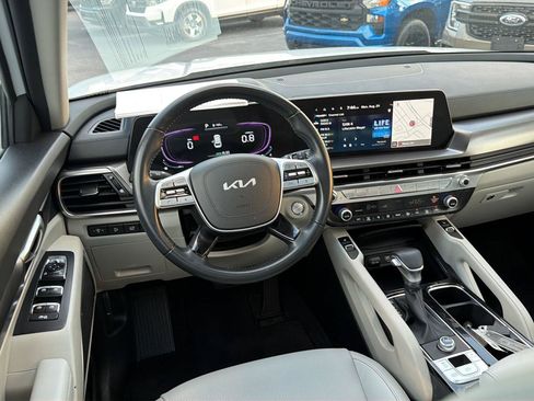 Used 2025 Kia Telluride S FWD image 18