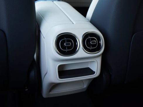 Used 2026 Mercedes-Benz GLC 300 image 30