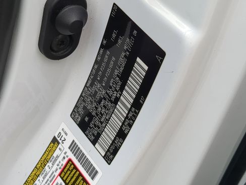 Used 2021 Toyota Sienna Limited image 35