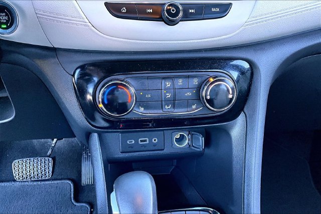 Used 2023 Buick Encore GX Preferred w/ Cold Weather Comfort Package FWD image 16