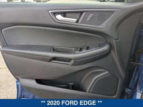 Used 2020 Ford Edge SE image 10