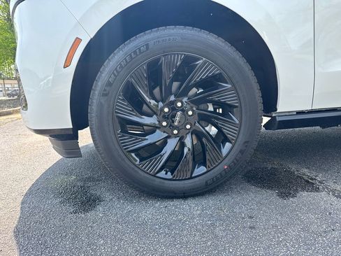 New 2026 Lincoln Navigator Reserve w/ Jet Appearance Package AWD/4WD image 13