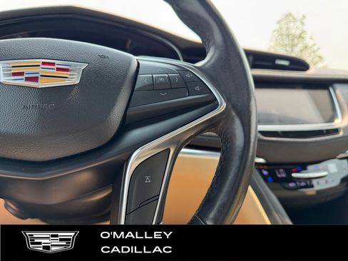 Used 2019 Cadillac XT5 Premium Luxury AWD/4WD image 17