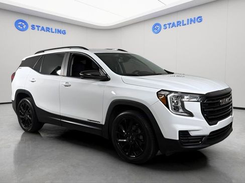 Used 2023 GMC Terrain SLE w/ Elevation Edition FWD image 13