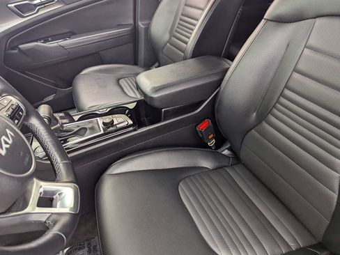 Used 2025 Kia Sportage SX image 20