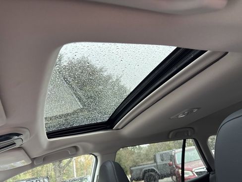 Certified 2023 Subaru Outback Limited image 3