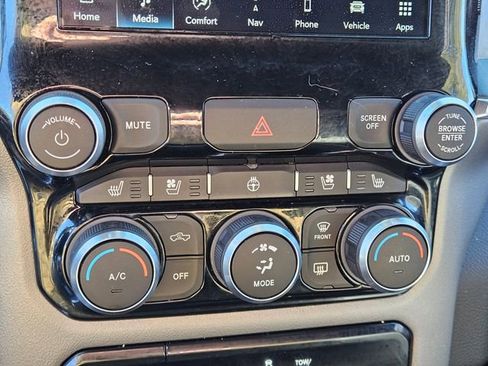 Used 2024 RAM 1500 Laramie image 24