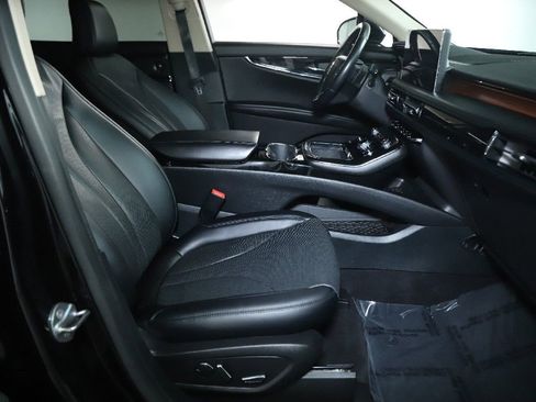 Used 2023 Lincoln Nautilus Reserve w/ Luxury Package image 36