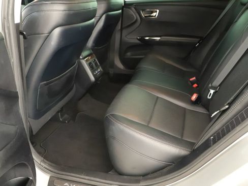 Used 2014 Toyota Avalon Limited w/ Technology Package FWD image 28