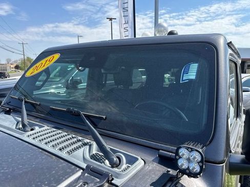 Used 2019 Jeep Wrangler Unlimited Sahara w/ Quick Order Package 24M Moab AWD/4WD image 26
