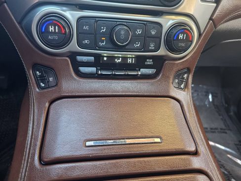 Used 2015 Chevrolet Suburban LTZ AWD/4WD image 32