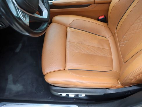 Used 2017 BMW 750i xDrive AWD/4WD image 16