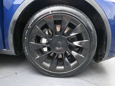 Used 2021 Tesla Model Y Long Range image 31